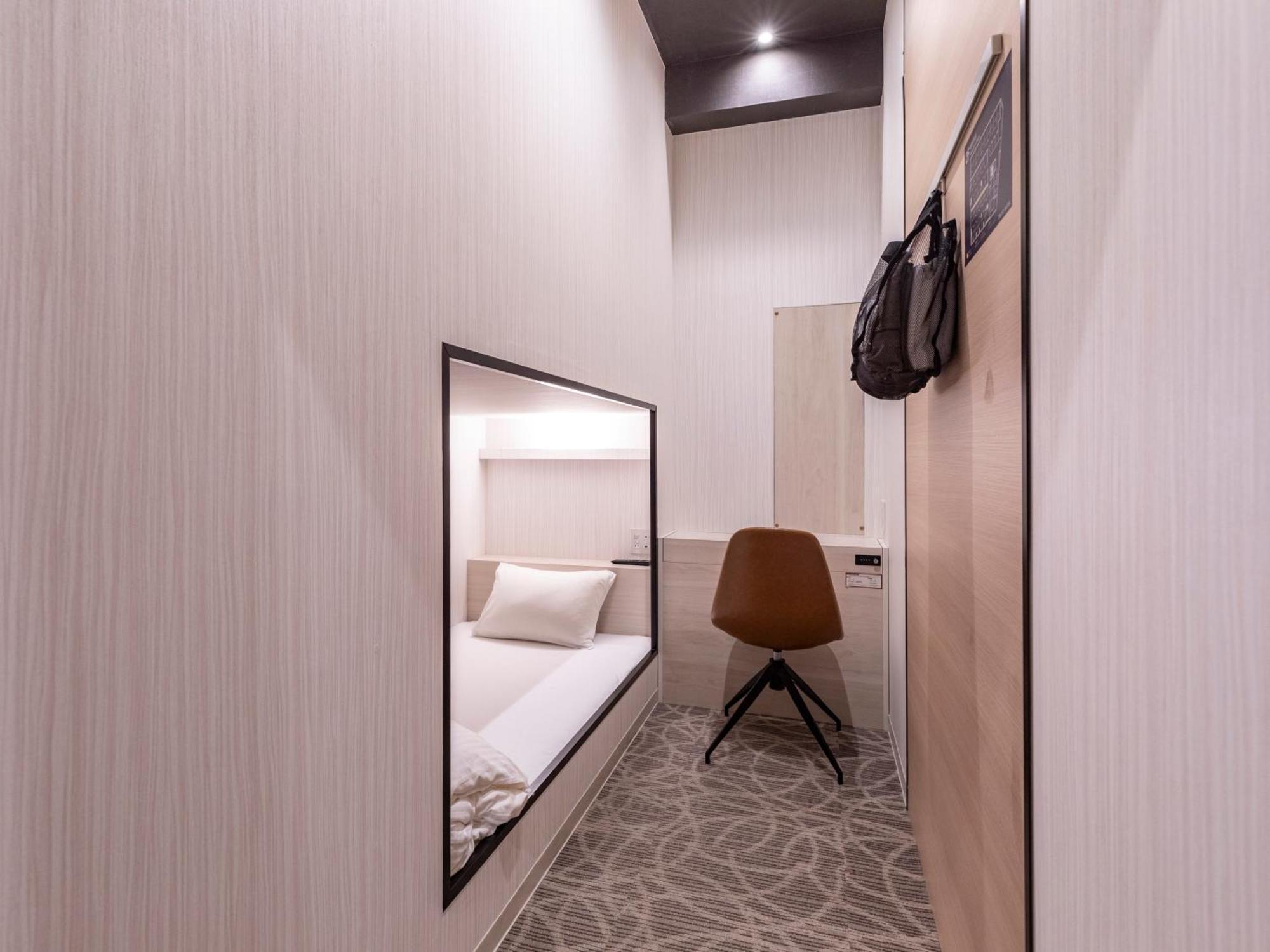 Trust Hotel Hiroshima Bagian luar foto