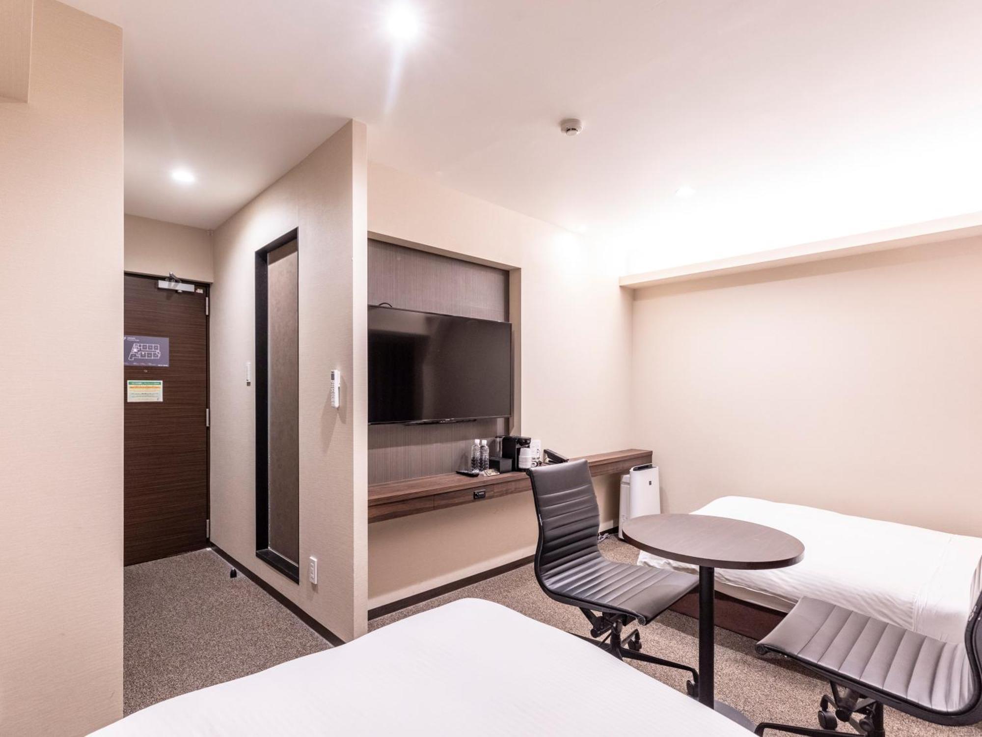 Trust Hotel Hiroshima Bagian luar foto